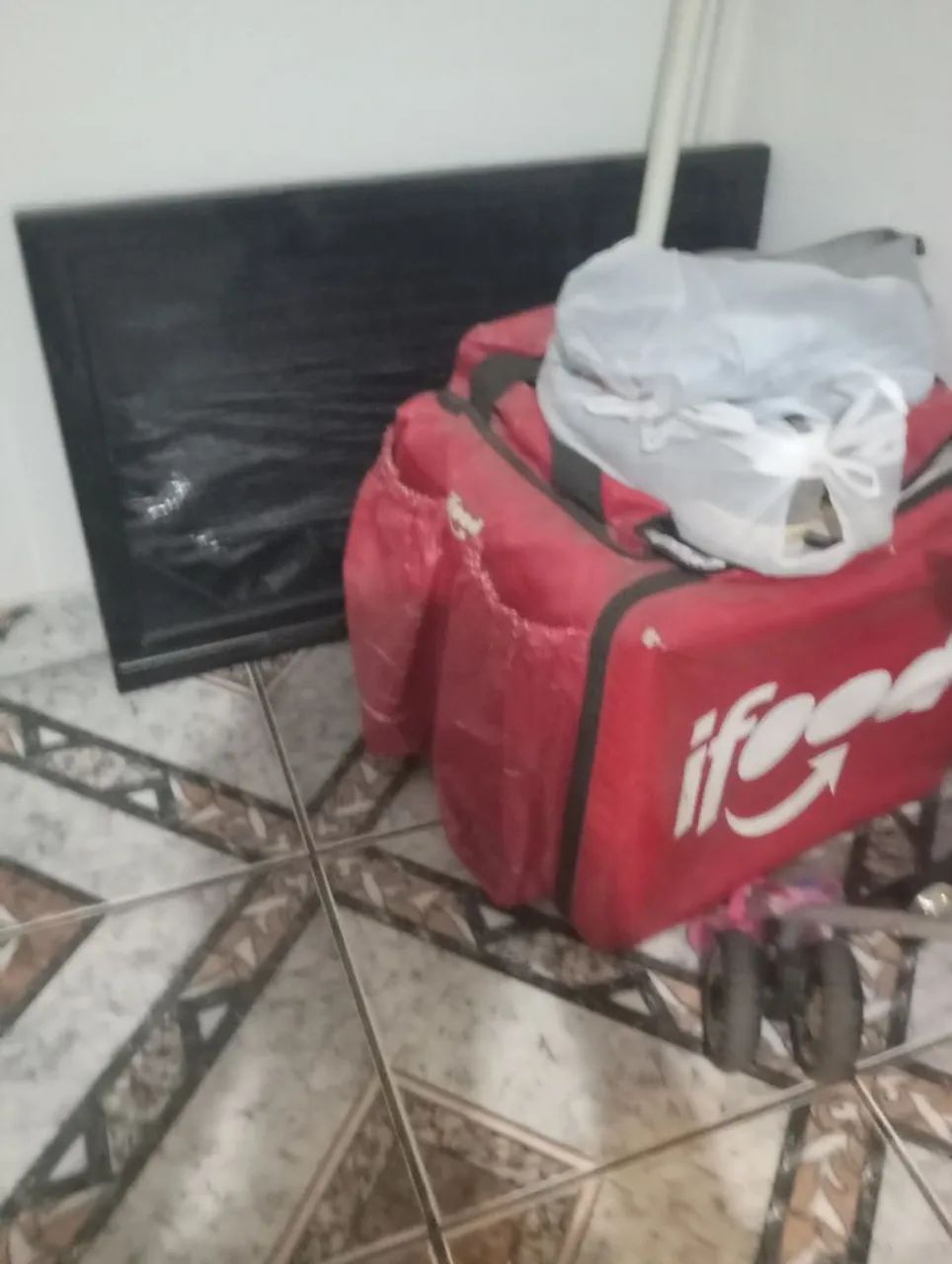 Tou anunciando tv e malote