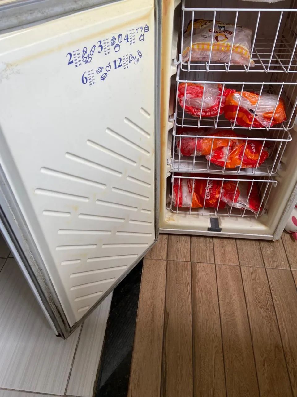 Vendo Geladeiras e freezer.  - Foto 3