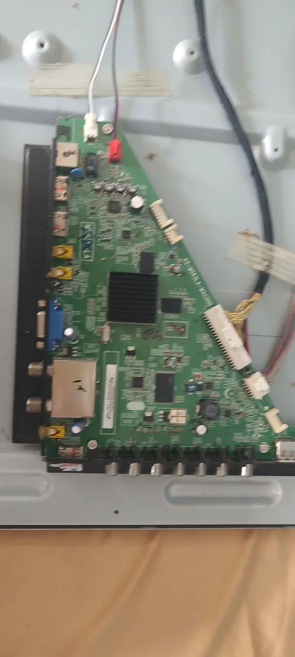Placa principal Philco PH39e53sg usada funcionando 