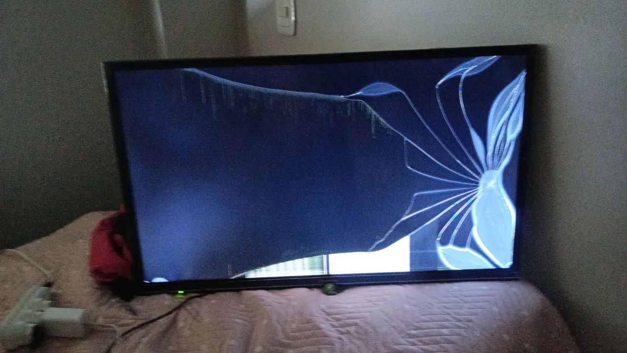 TV para retirada de peças.