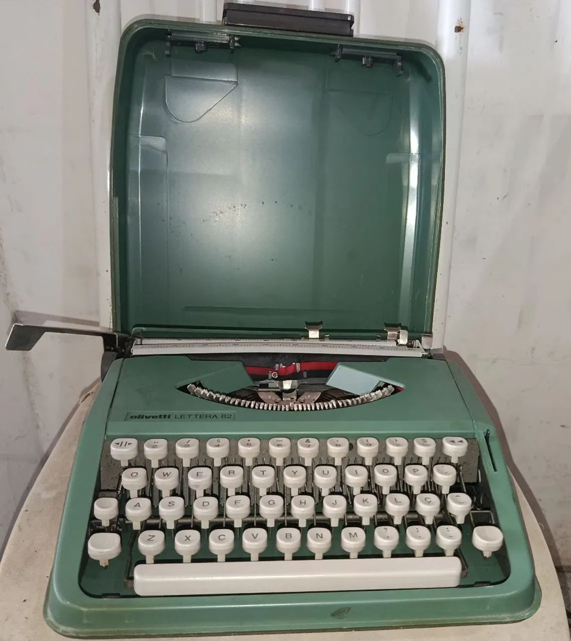 Máquina de escrever Retro Olivetti, modelo Lettera 82 - Foto 3