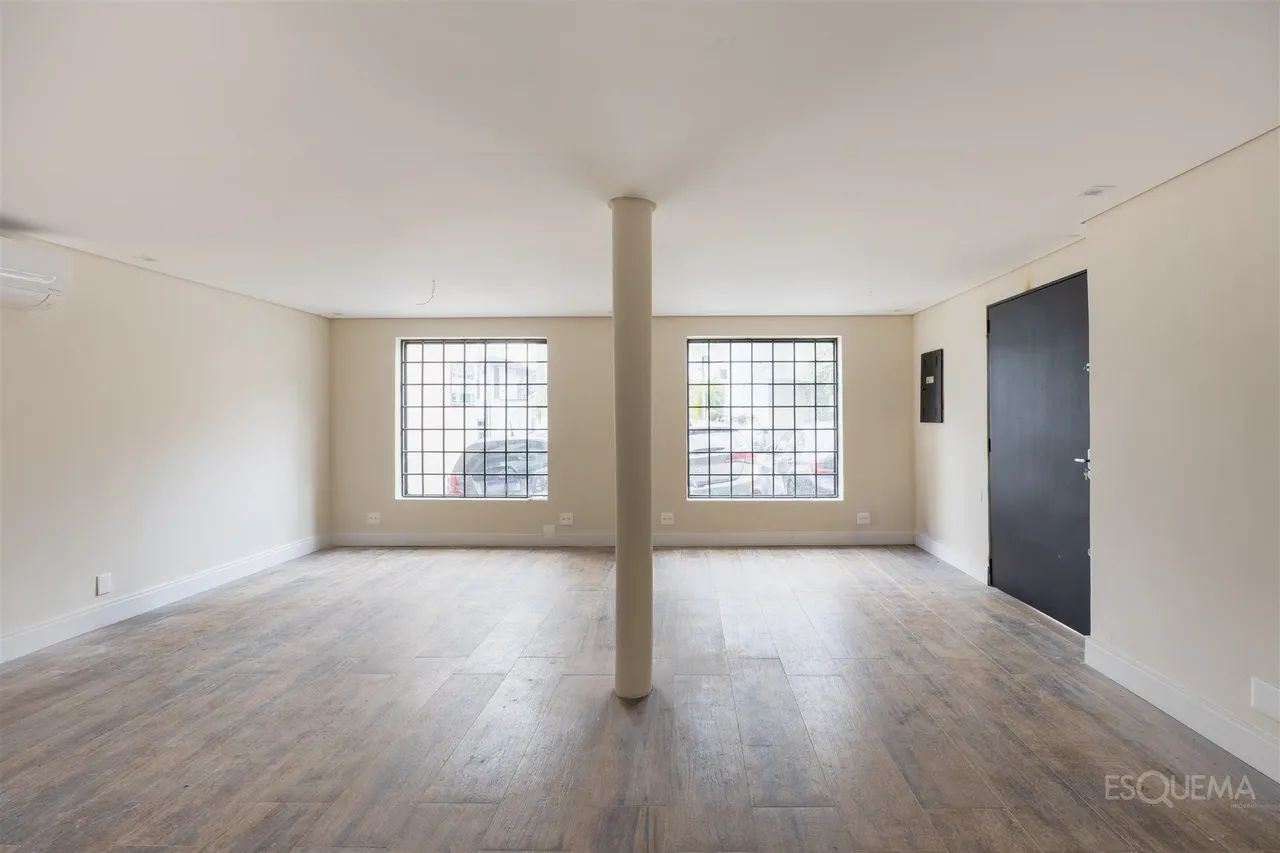 Casa comercial reformada próxima ao Parque Ibirapuera