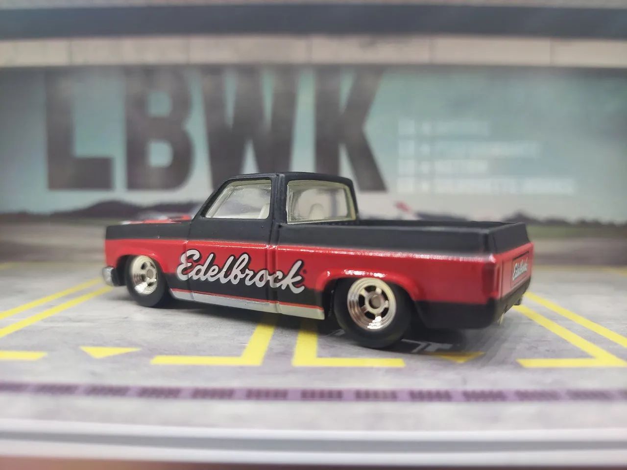 Hot Wheels '83 Chevy Silverado Edelbrock loose - Foto 4