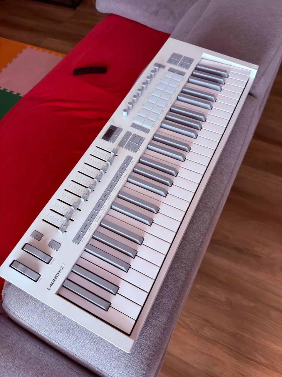 NOVATION LAUNCHKEY MK4 - 49 teclas - White - Foto 3