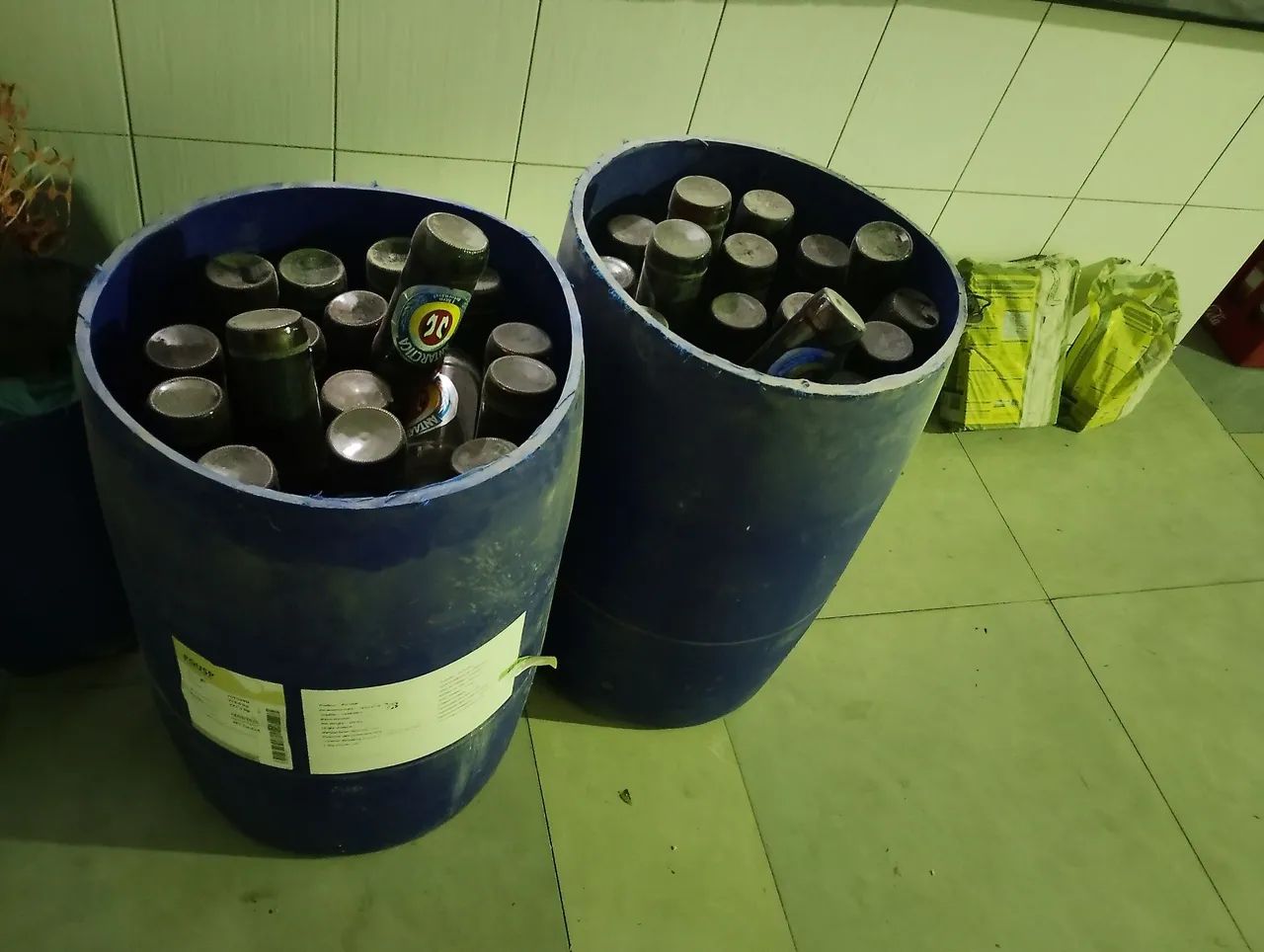 Casco de cerveja de 1 litro da AmBev 