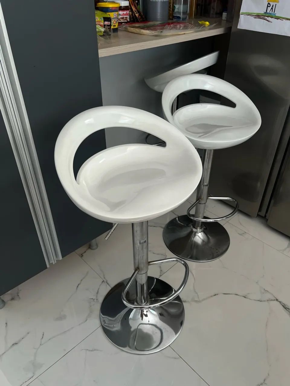 Conjunto 3 Banquetas altas giratórias com regulagem de altura