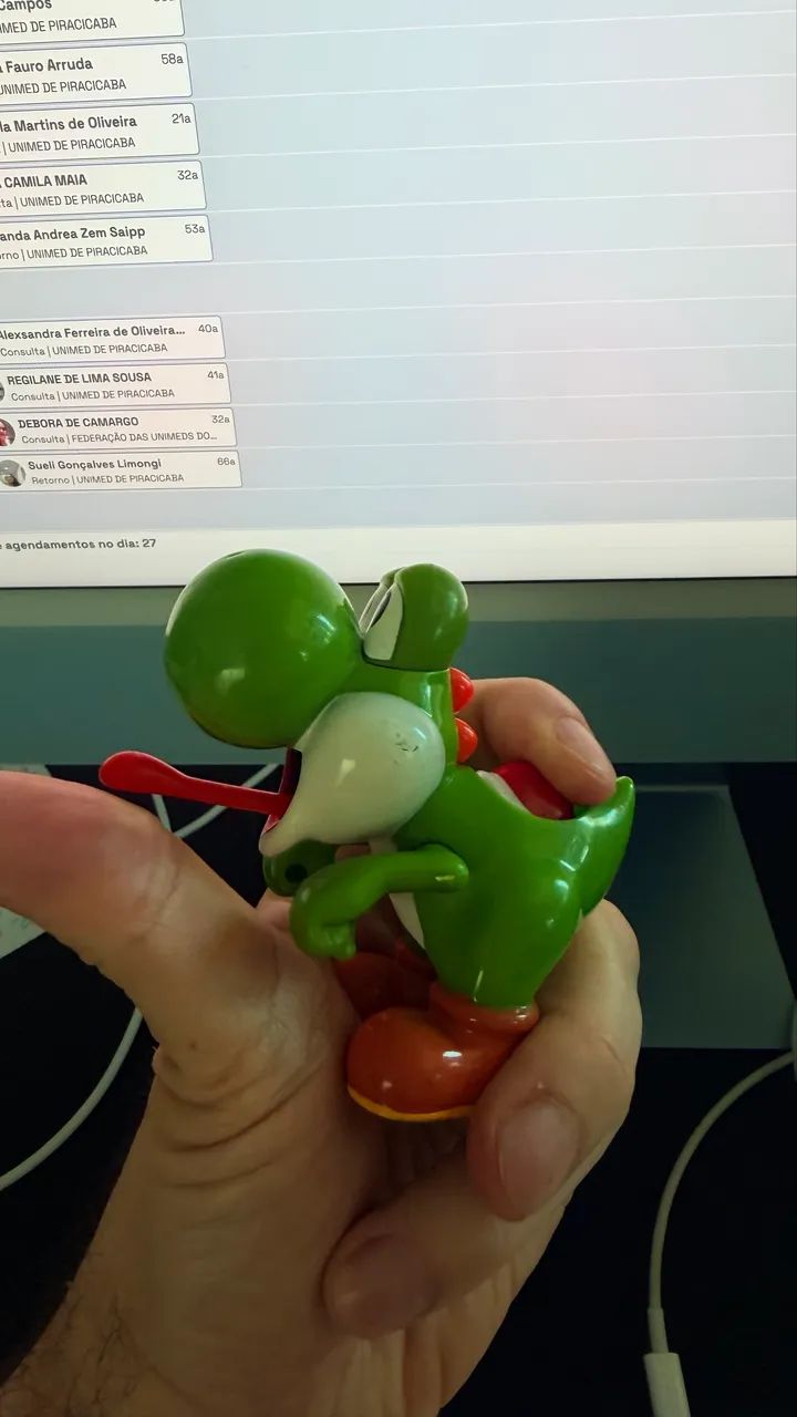 Yoshi colecionável com língua retrátil  - Foto 2