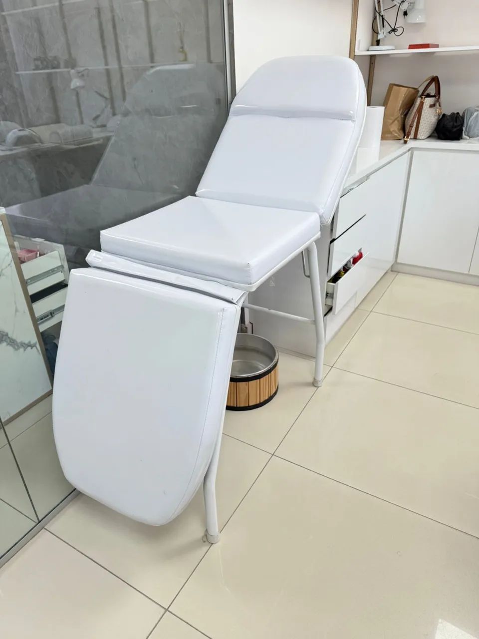 maca semi nova , sem marcas de uso .