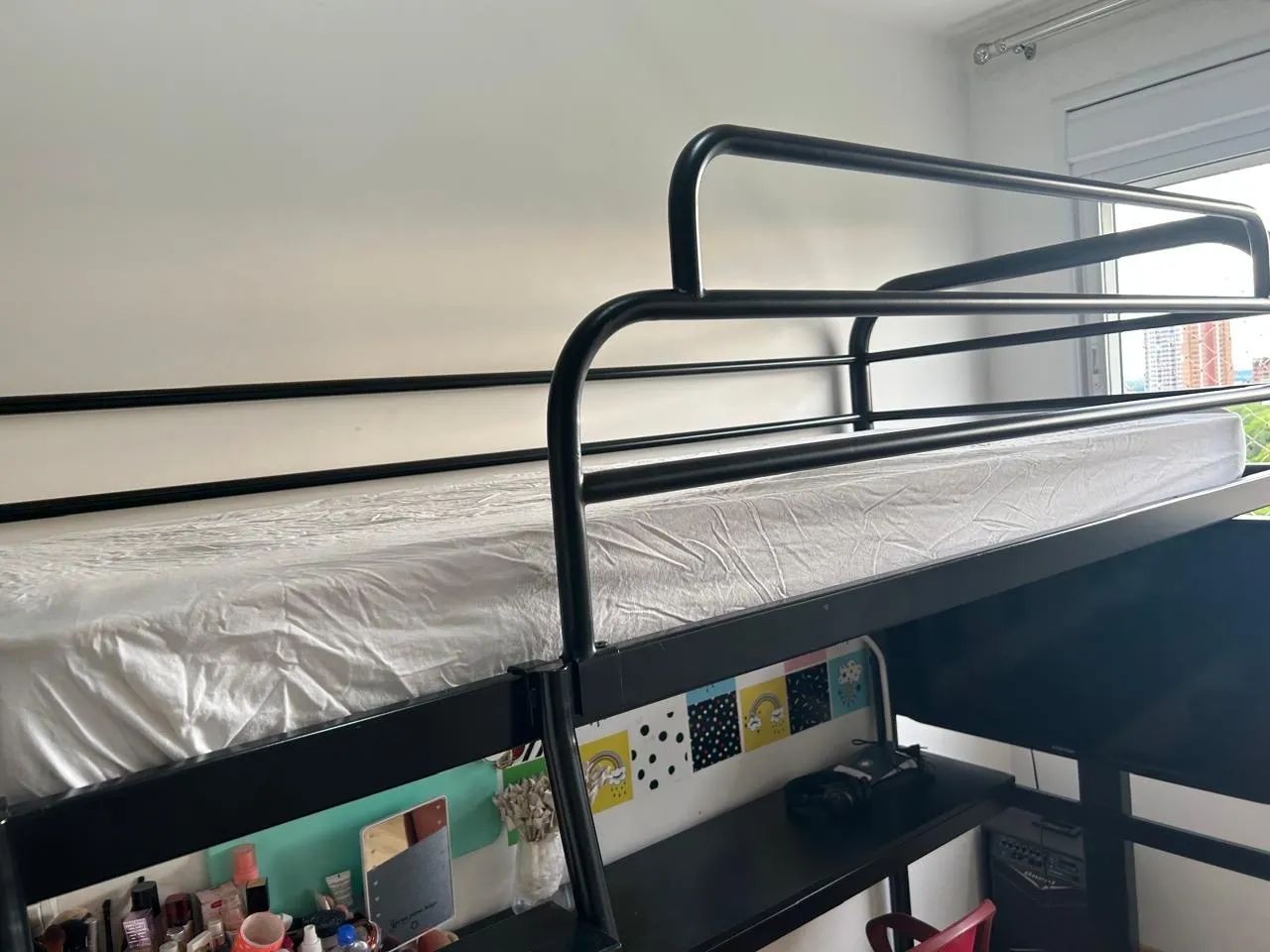 Cama Beliche com escrivaninha e escada - Foto 2