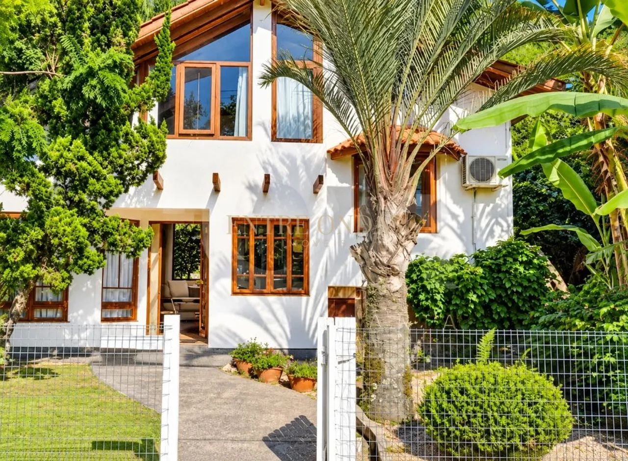 Casa com 4 quartos no bairro Jurerê Internacional, Florianópolis.