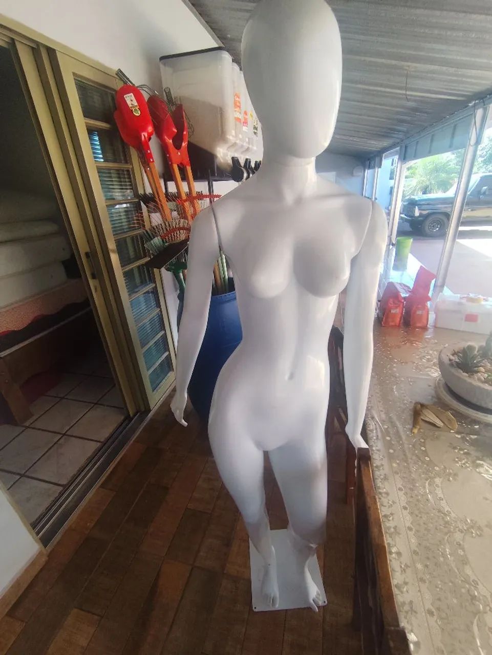 Vende manequim feminino - Foto 2