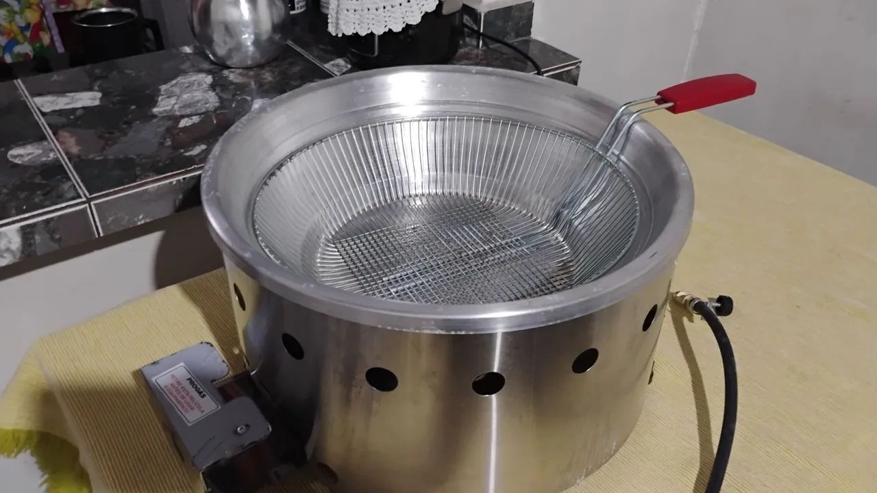 fritadeira elétrica a gás nova - Foto 2