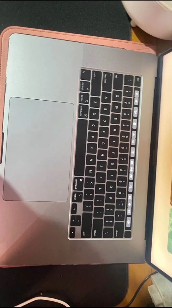 MacBook Pro 2019 Touch Bar - 16 de RAM 512 SSD Processador i7