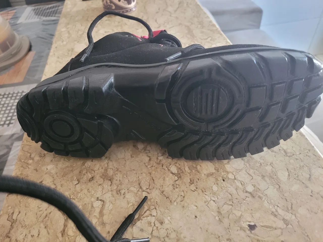 Bota De Segurança Em Microfibra Preta e Rosa<br>Vermelha Biqueira Composite - Foto 2