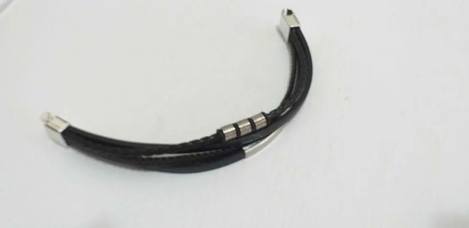 Pulseira Masculina Vintage com fechamento de imã - cor preta - Foto 2