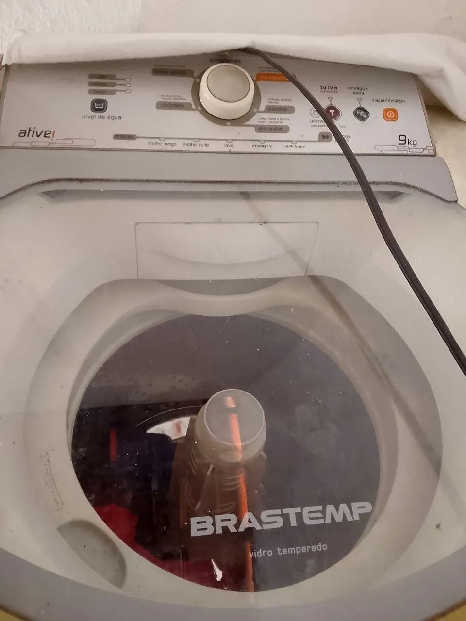 Máquina de lavar com defeito 