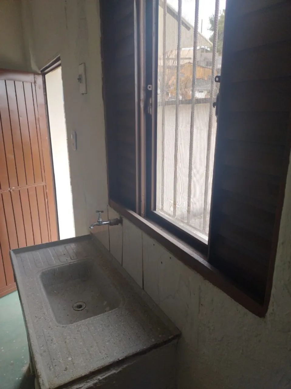 Kitnet1 - Alugo Kitnet com quarto, cozinha e banheiro - Foto 2
