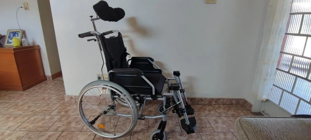 Cadeira de rodas  - Foto 2
