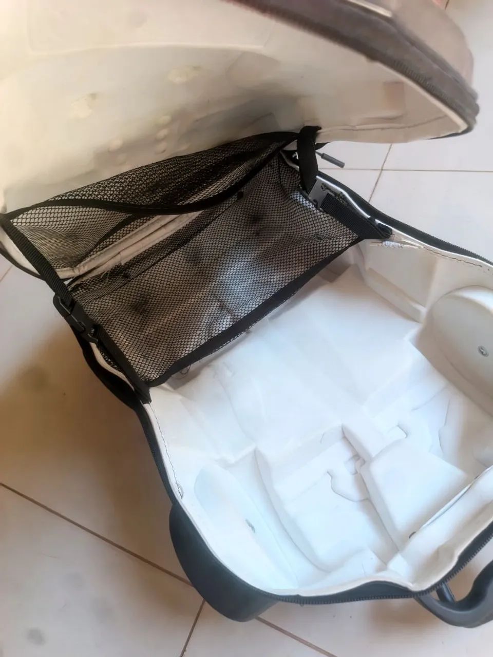 Mochila Hot Wheels com rodinhas - Foto 5