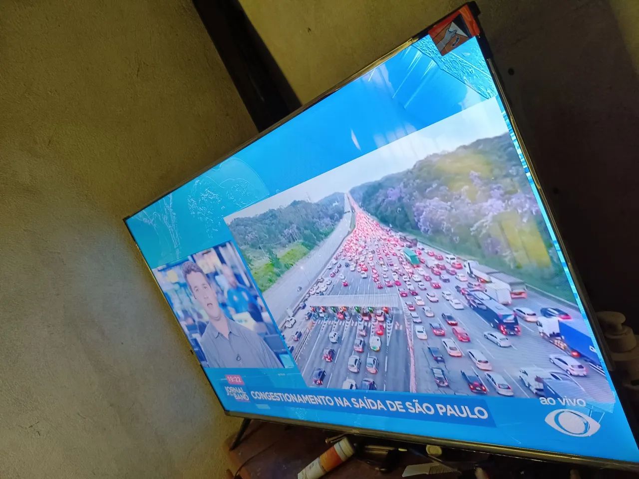 Vendo essa TV TCL 43 polegadas ainda tá com os plásticos quando vem da loja  - Foto 3