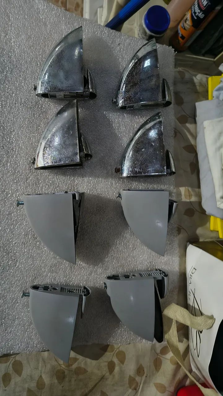 4 prateleiras de vidro com suporte e uma de MDF  - Foto 2