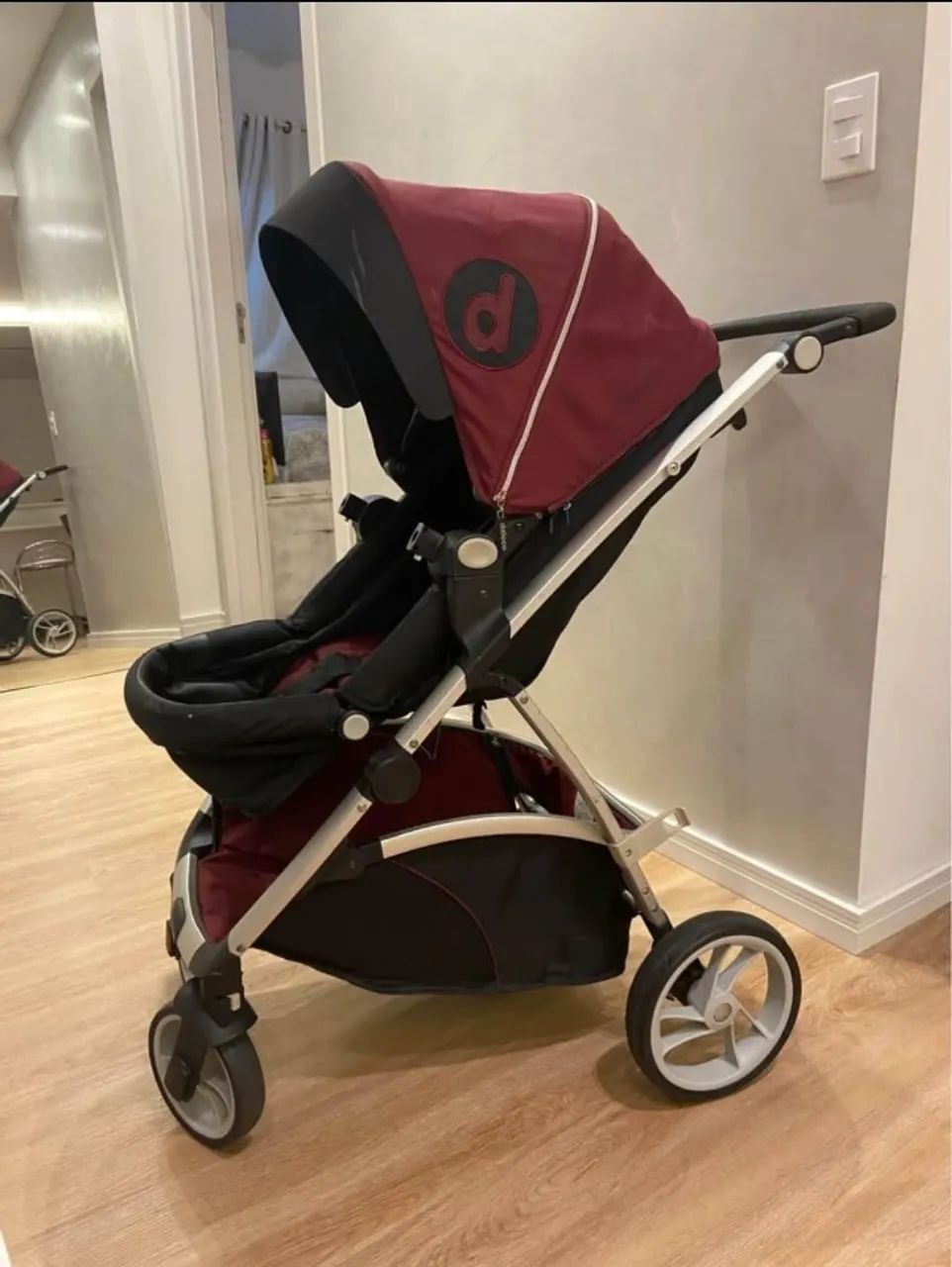 Carrinho de bebê + bebê conforto com base  - Foto 2