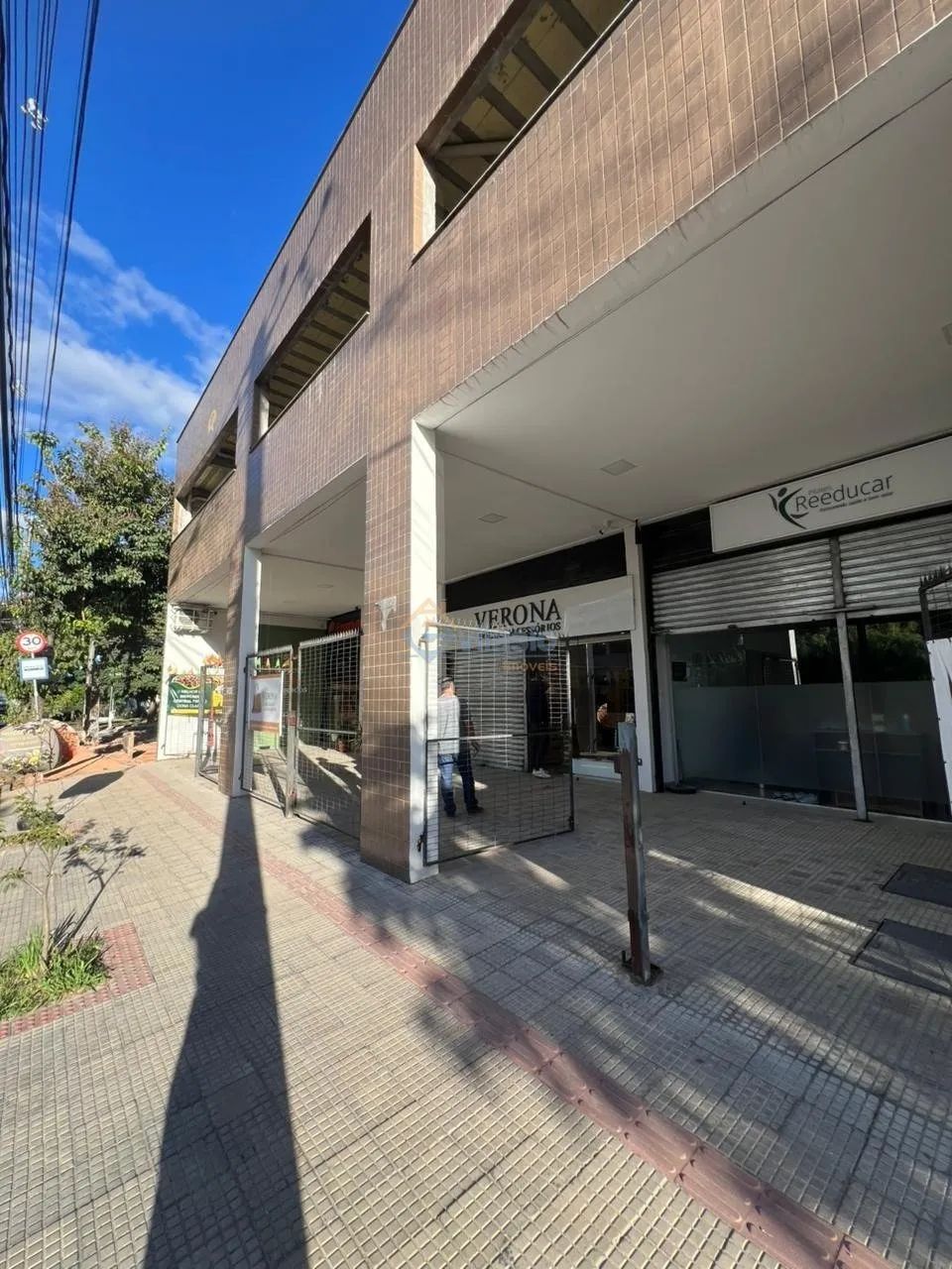 LOJA DE 60M² NA AV SEBSTIÃO DE BRITO BAIRRO DONA CLARA - Foto 2