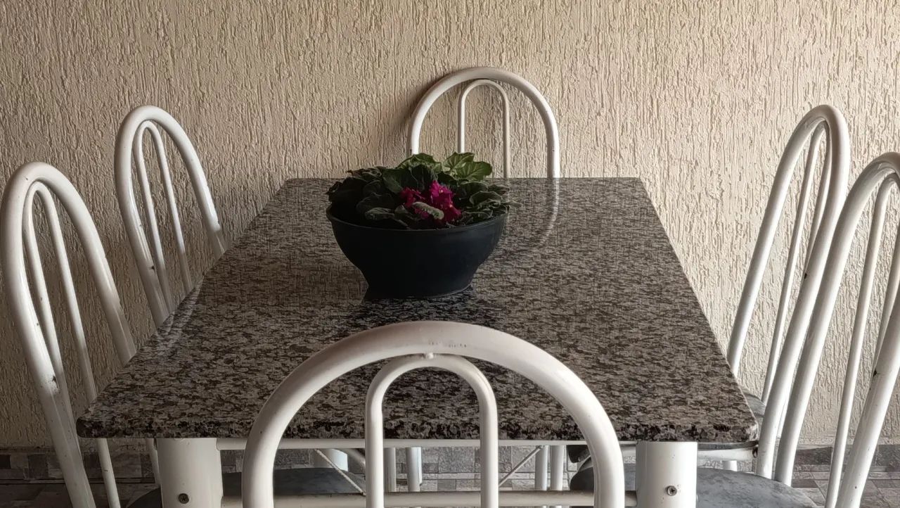Mesa Tubular com 6 Cadeiras  - Foto 2