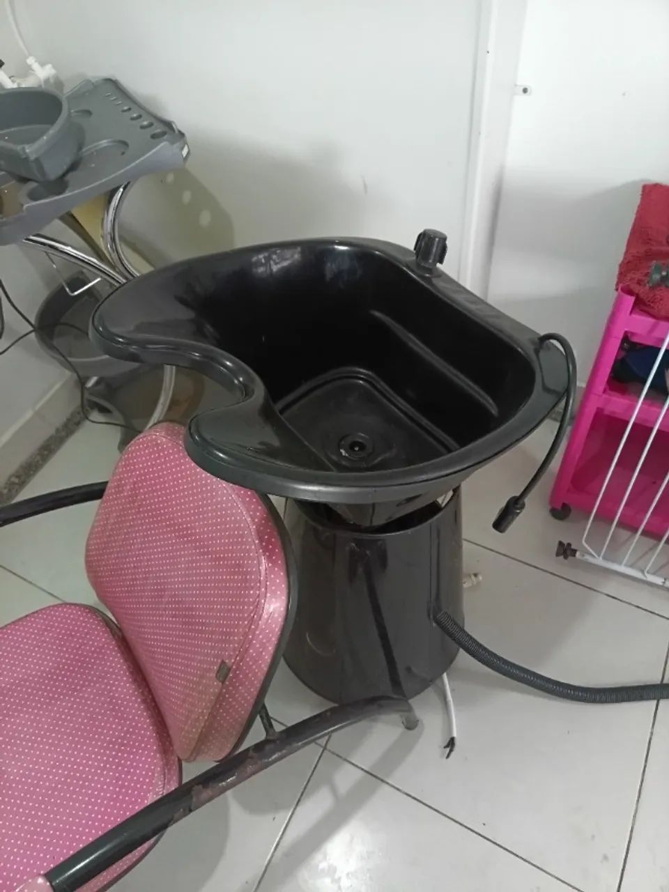 Lavatório de Cabeleireiro com Cadeira Acoplada - Rosa/Preto - Foto 2