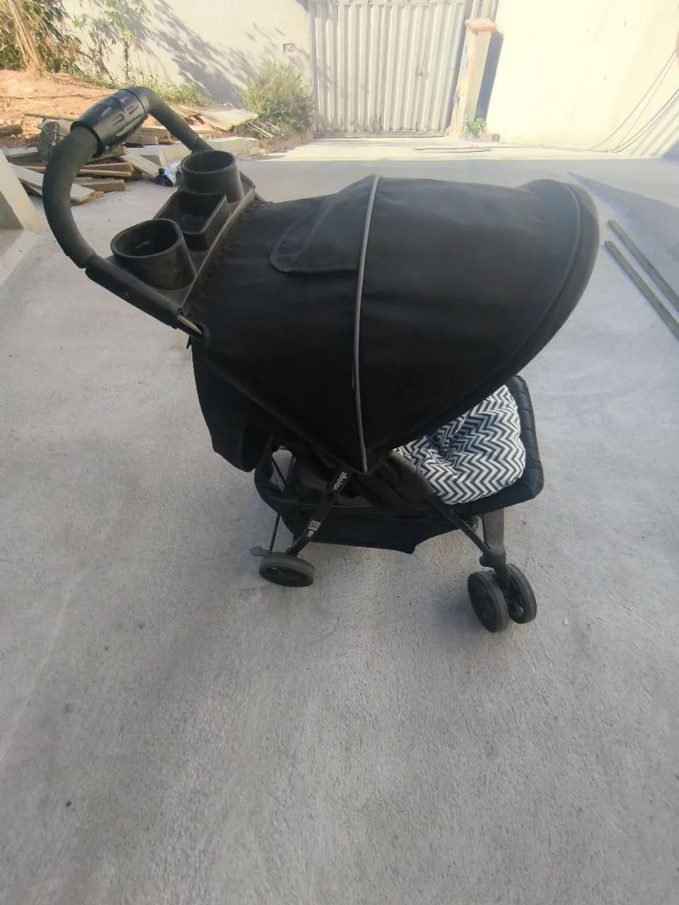 Carrinho de bebê marca Voyage 