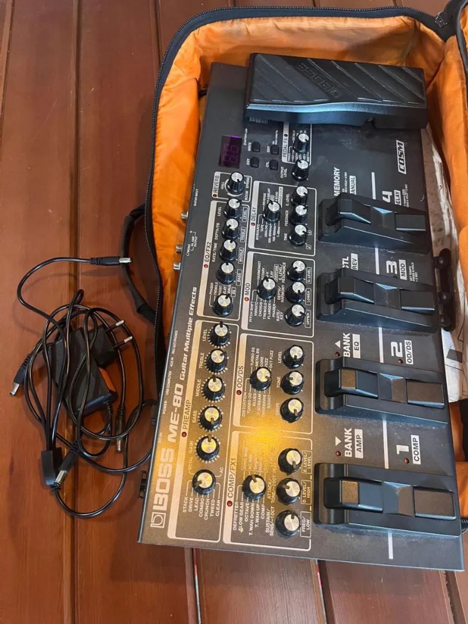 Pedal de efeito Boss Guitar Multiple Effects ME-80 preto