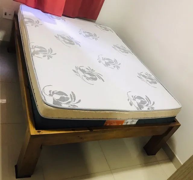 Oportunidade! Cama de madeira/casal