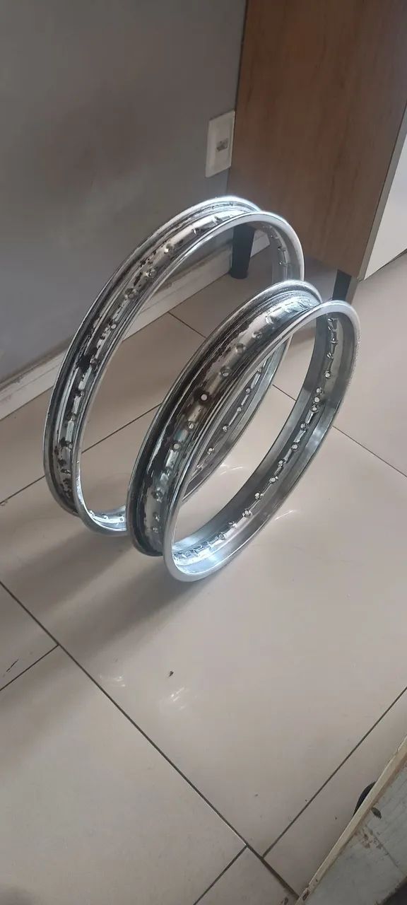PAR DE AROS MODELO DA MOTO LANDER 250
