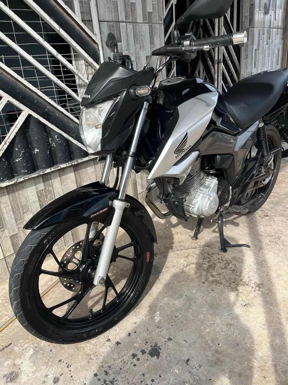 Vendo Moto semi nova e bem conservada. - Foto 4