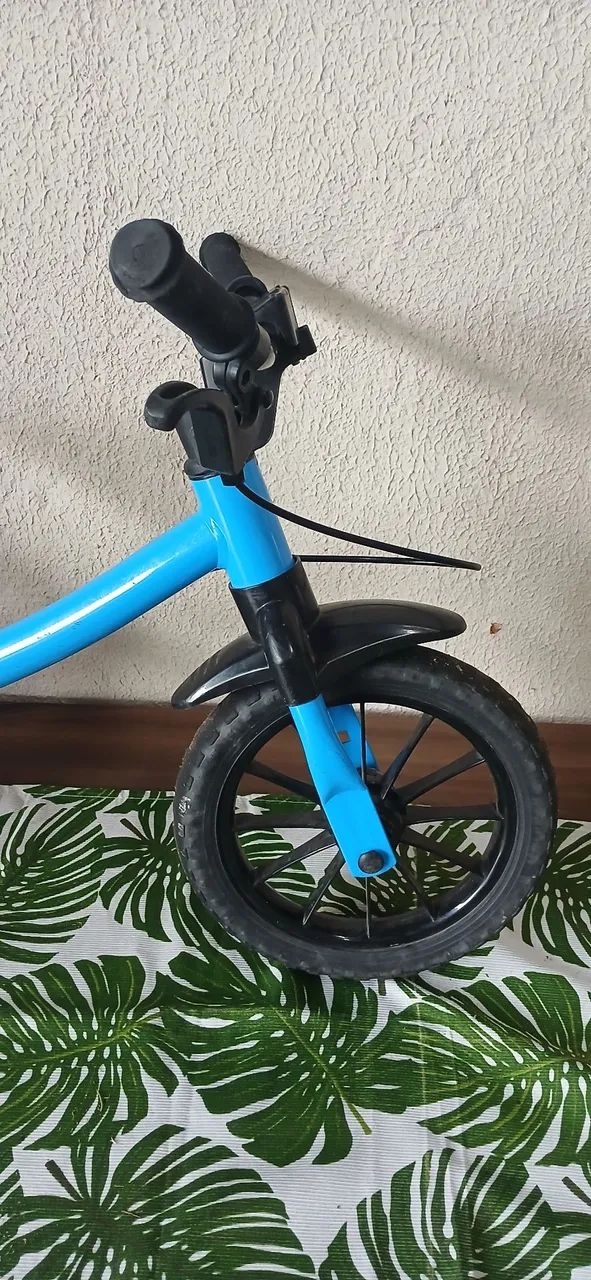 Vendo bicicleta infantil aro 12 - Foto 3