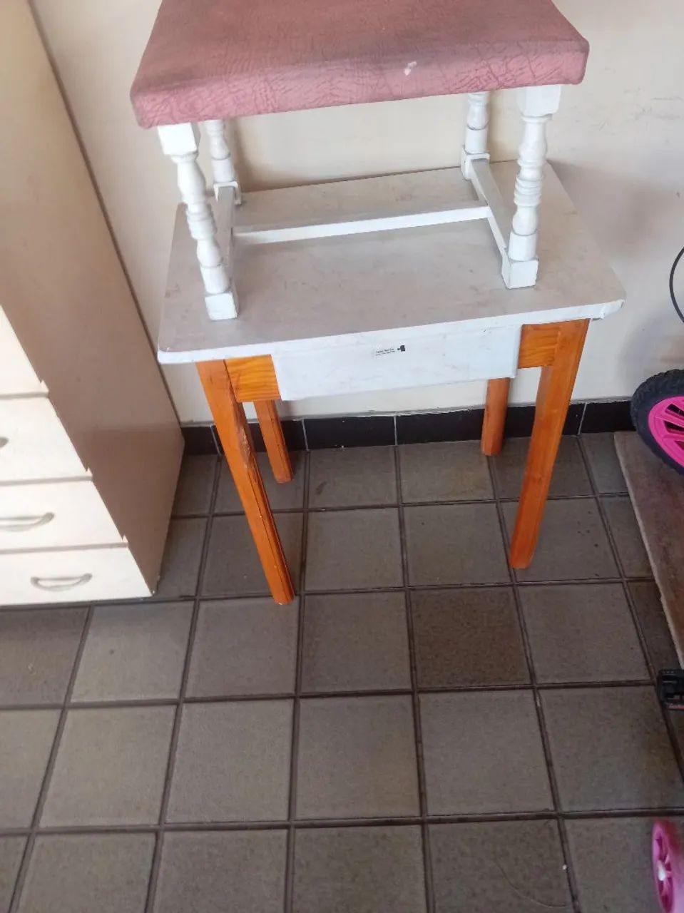 Mesinha de estudo com poltrona - Foto 2