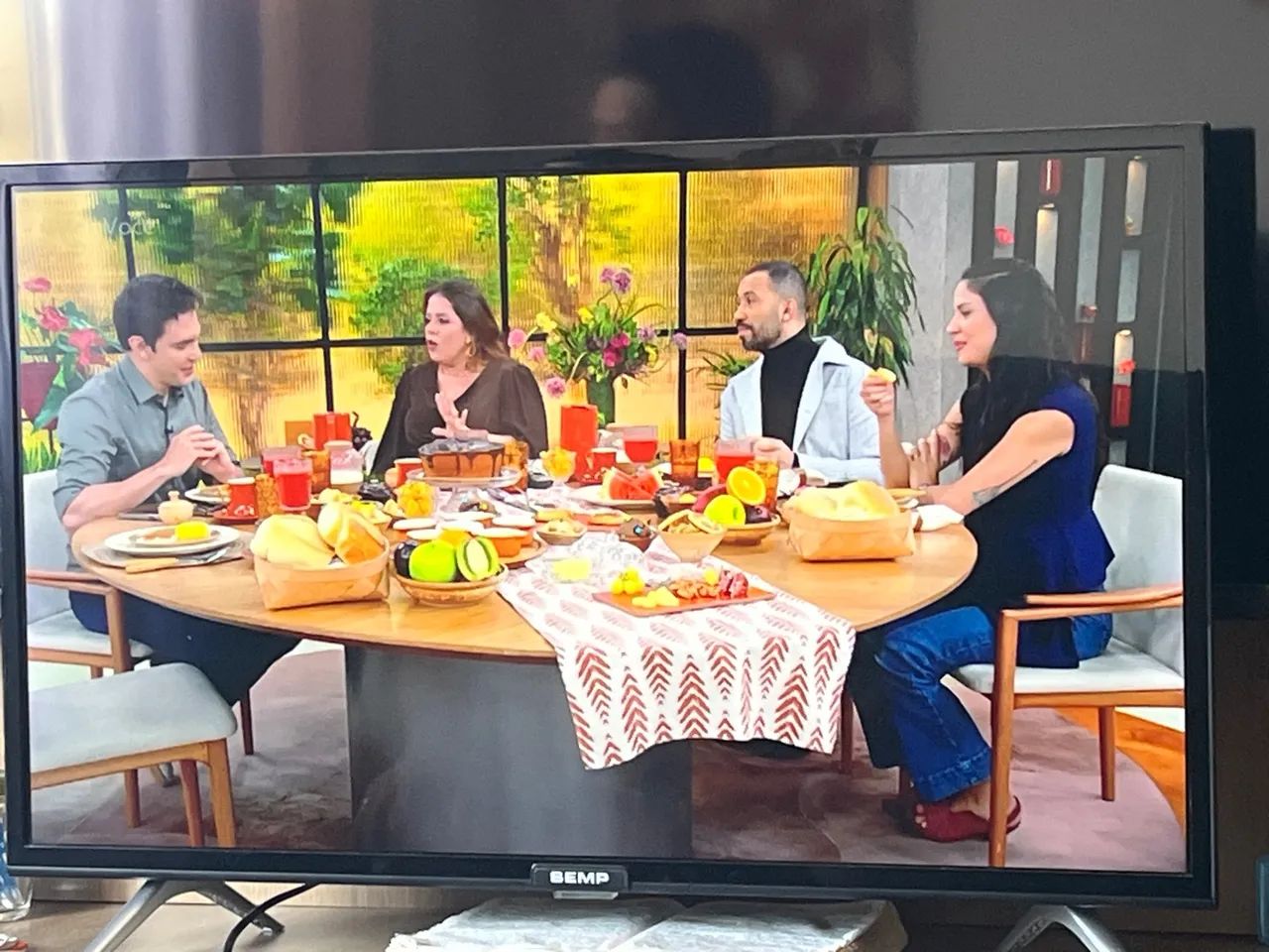 Vendo essa tv smart 32 polegadas  - Foto 2
