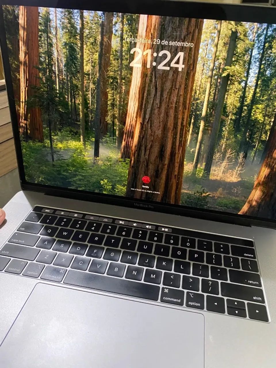 Macbook pro i9 semi novo - Foto 3