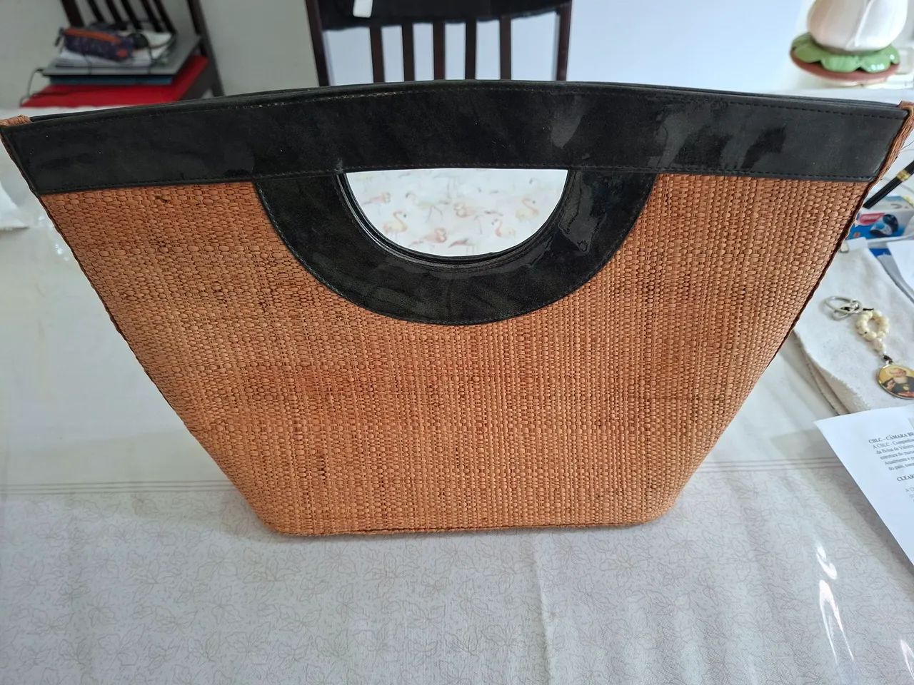 Bolsa de palha com feche de pressão