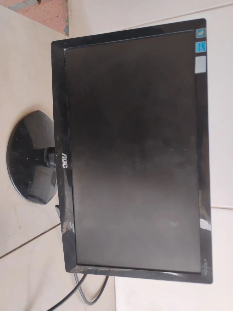 Monitor AOC 19? VGA funcionando - Foto 3