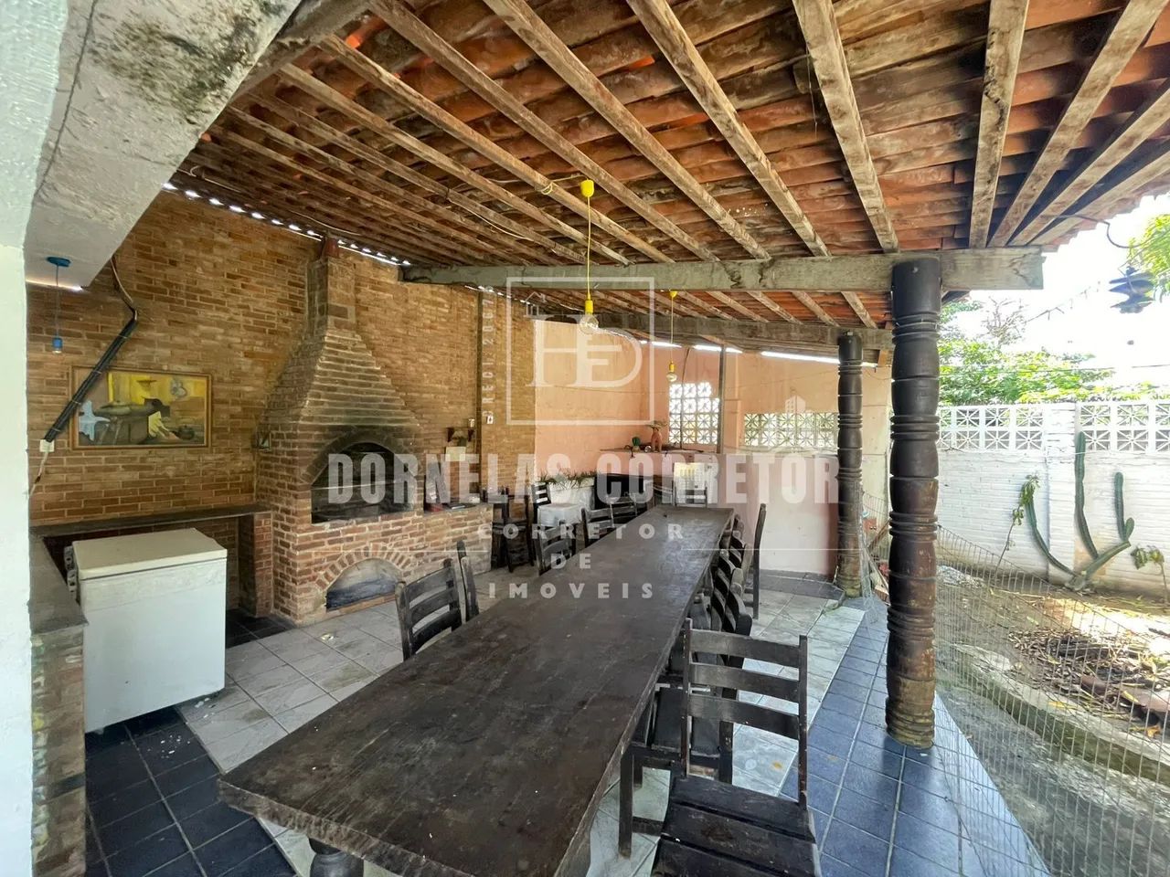 CASA AMPLA COM ÁREA GOURMET, PISCINA E CASA EXTRA - Foto 4