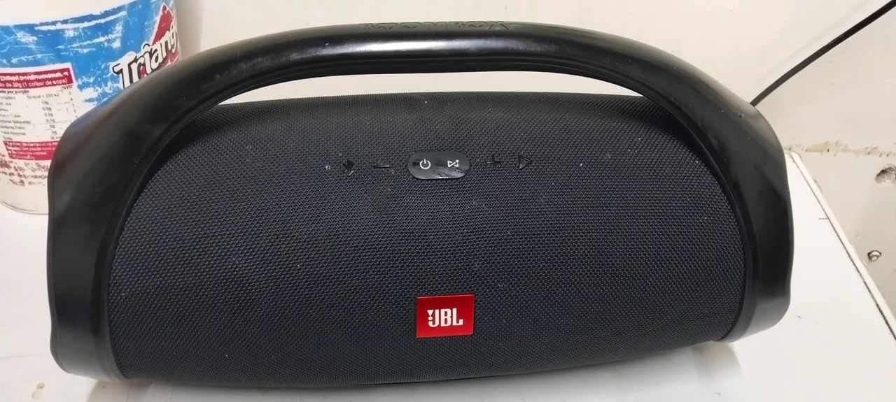 Caixa de som JBL boombox 