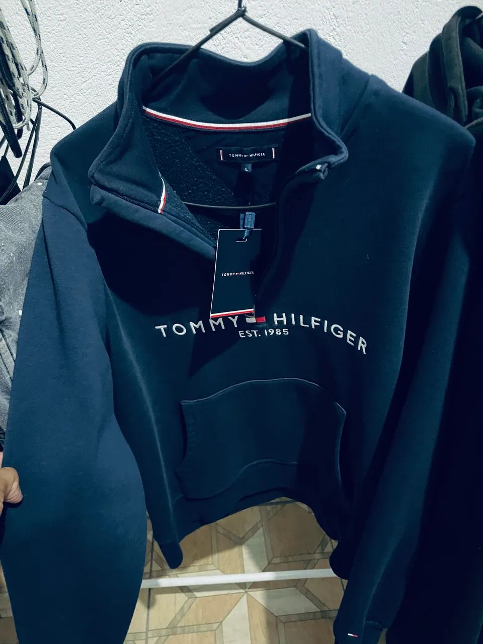 Blusa meio zíper tommy nunca usada 