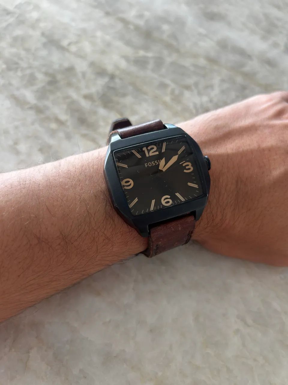 Relógio fóssil com pulseira de couro  - Foto 4