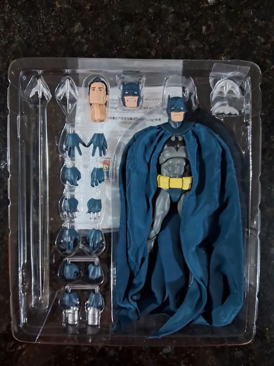 Batman hush Mafex versão azul reissue 2025 - Hobbies e coleções