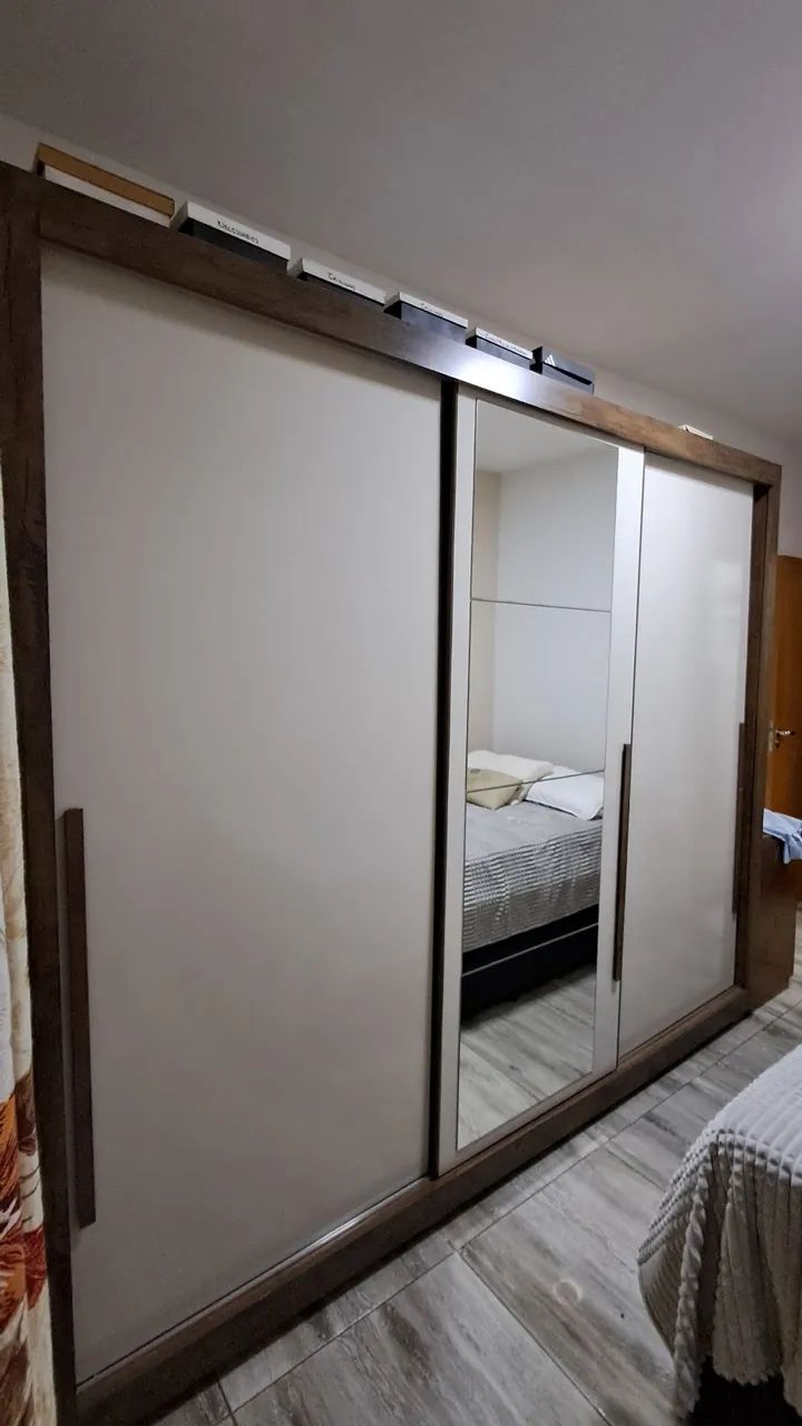 Guarda roupa à venda