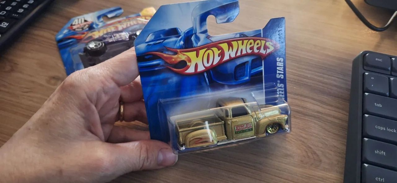Hot Wheels La Troca dourado. 2000. Lacrado - Foto 3