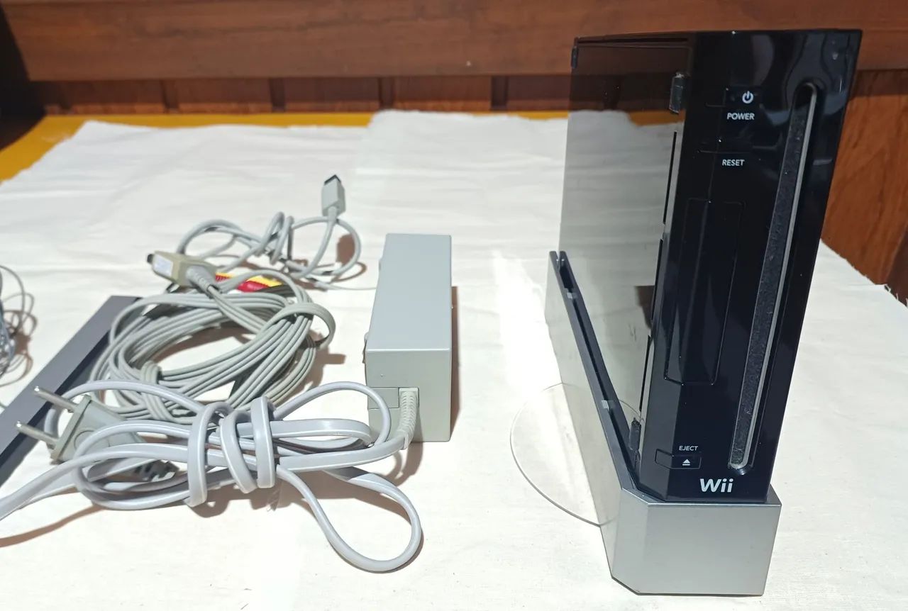 Nintendo Wii - Console + Compatibilidade com GameCube - Foto 2