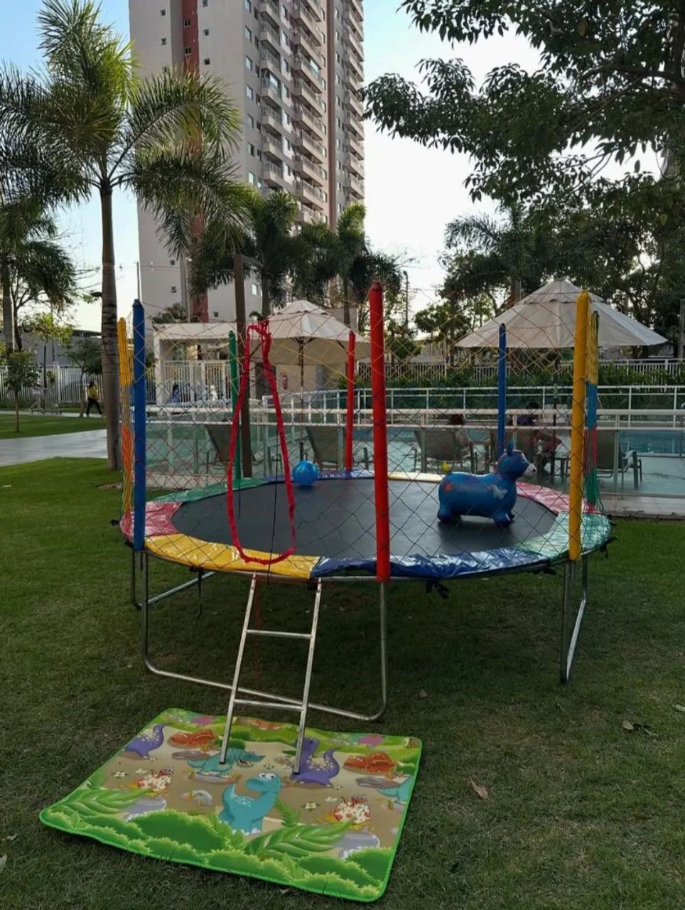 Aluguel de pula pula e piscina de bolinhas 