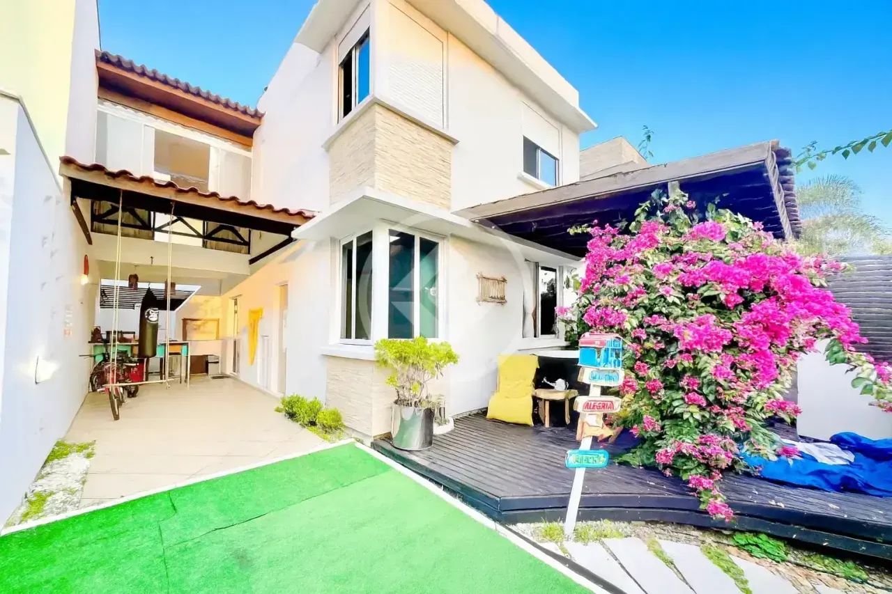 Casa com 3 dormitórios sendo 1 Suite no CAMPECHE FLORIANOPOLIS - SC